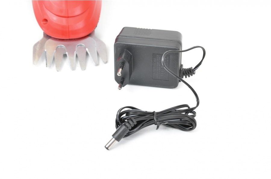 Batteridrevet gresstrimmer med teleskoph�ndtak