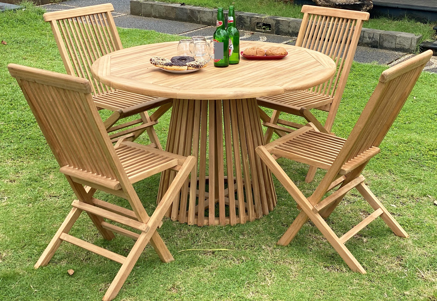 Saltö rundt kjegleformet spisebord D120 cm - Teak Saltö rundt kjegleformet spisebord D120 cm - Teak