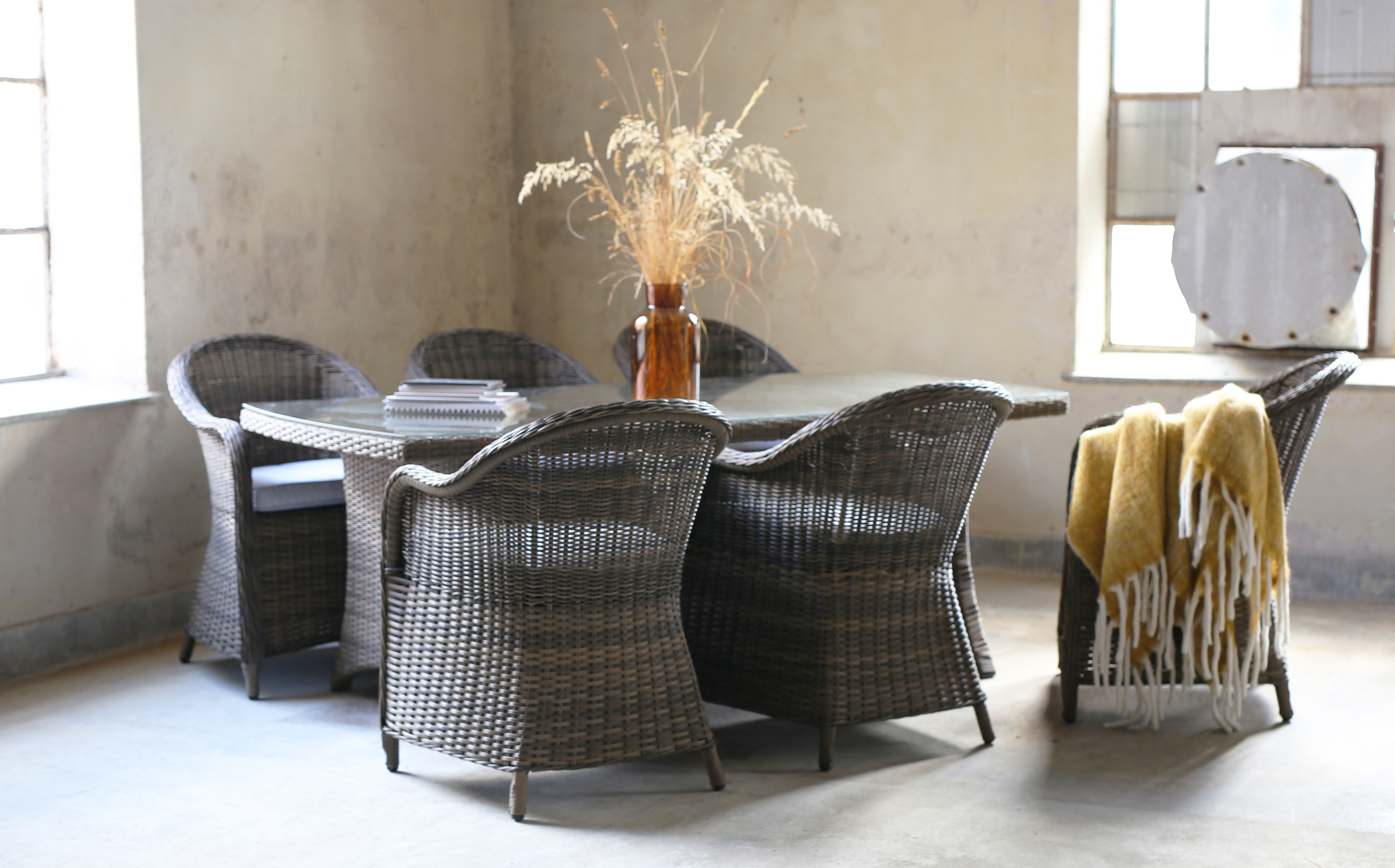 Matgruppe Sienna: Spisebord inkludert 6 stk. Mercury lenestoler
