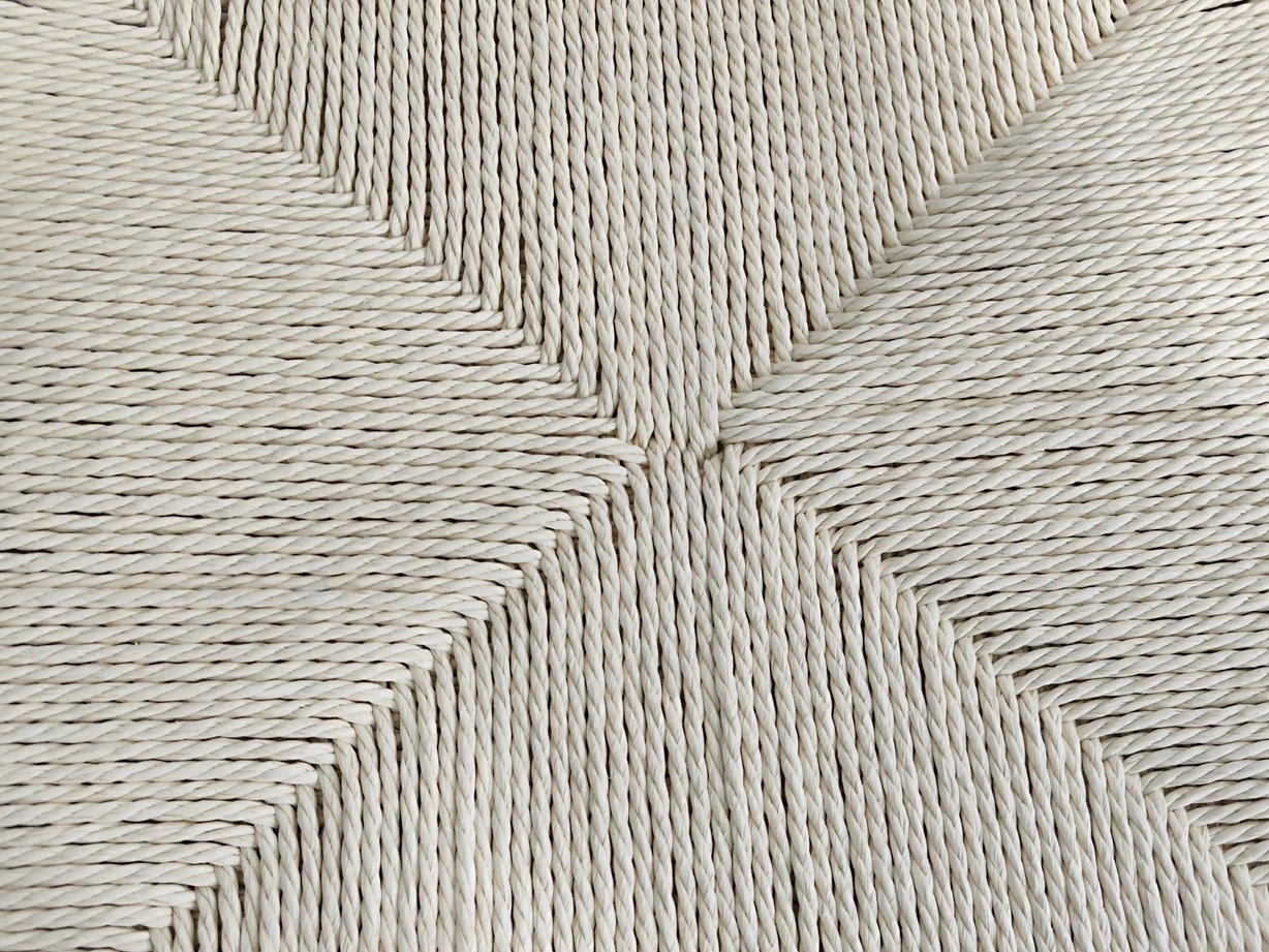 Bella utestol i eikelook med beige tausete Bella utestol i eikelook med beige tausete