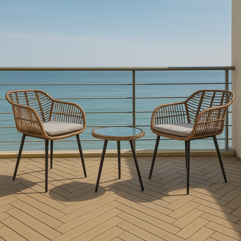 Balkongsett med 2 stoler og et bord Balkongsett med 2 stoler og et bord