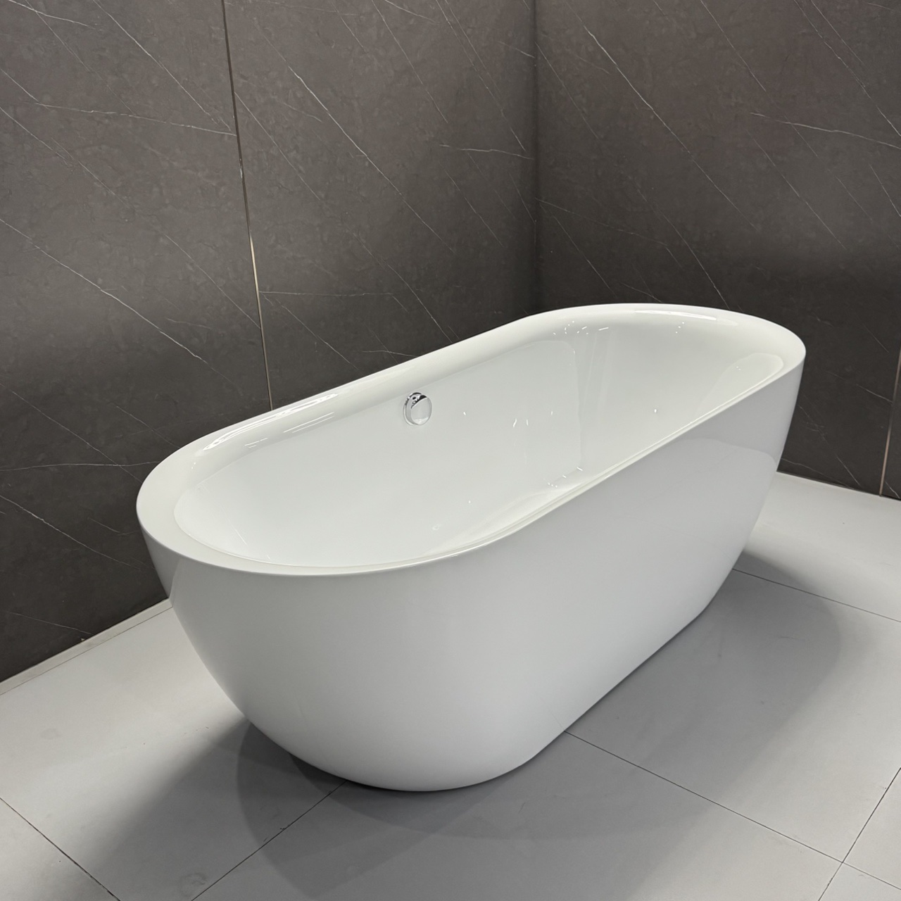 Badekar Kona frittst�ende 170 � 75 cm