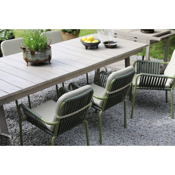 Spisegruppe Saltö grå teak: Bord 240 cm inkludert 6 stk. grønne Lincoln karmstoler Spisegruppe Saltö grå teak: Bord 240 cm inkludert 6 stk. grønne Lincoln karmstoler