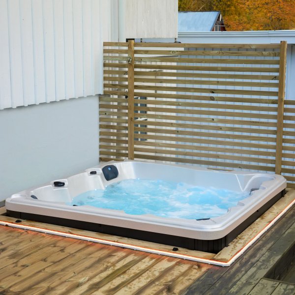 Badestamp Poseidon - 5-6 personer Badestamp Poseidon - 5-6 personer