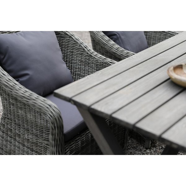 Spisegruppe Scottsdale: Bord 150 cm inkl. 4 stk. Mercury lenestoler i grå kunstrotting Spisegruppe Scottsdale: Bord 150 cm inkl. 4 stk. Mercury lenestoler i grå kunstrotting