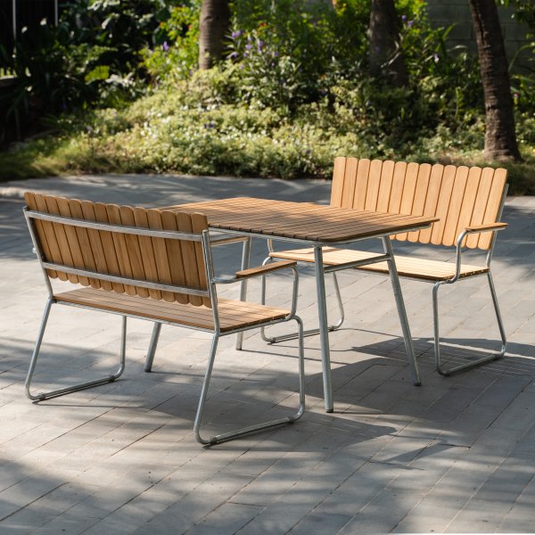 Utegruppe i teak: 2 sofaer med spisebord 120x80 cm - Mllan