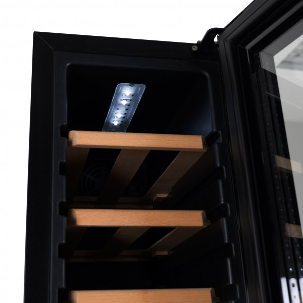 Vinkj�ler 18 flasker | Ekstra stilleg�ende | LED-belysning | 25 cm smal