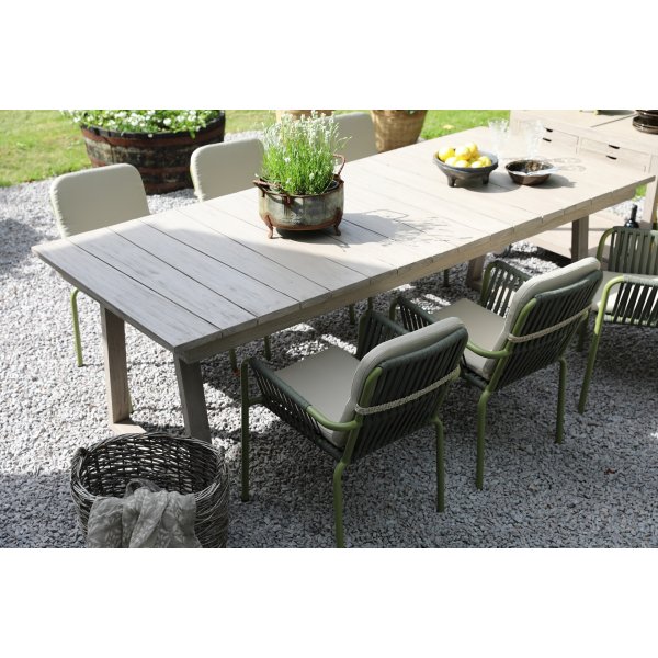 Spisegruppe Saltö grå teak: Bord 240 cm inkludert 6 stk. grønne Lincoln karmstoler Spisegruppe Saltö grå teak: Bord 240 cm inkludert 6 stk. grønne Lincoln karmstoler