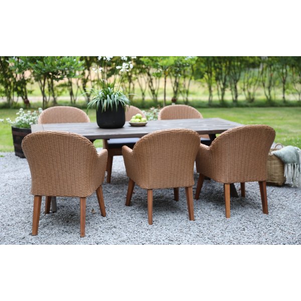 Oxford utendørs spisegruppe; brunt bord 220 cm inkl. 6 stk. Valetta lenestoler naturfarget kunstrotting Oxford utendørs spisegruppe; brunt bord 220 cm inkl. 6 stk. Valetta lenestoler naturfarget kunstrotting