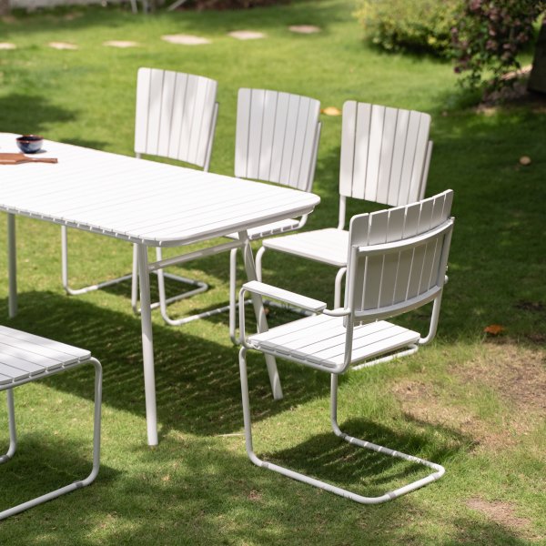 Holmsund matvaregruppe; bord 180x80 cm med 8 stoler (2 lenestoler + 6 stoler) + Tekstilimpregnering for utembler