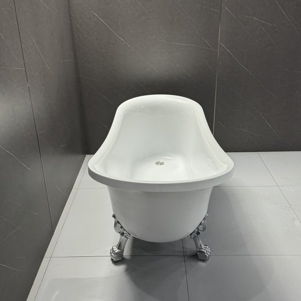 Frittst�ende Kapolei badekar med klof�tter 170 � 75 cm