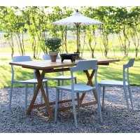 Spisegruppe Saltö teak: Klaffbord i teak inkludert 4 stk. Abbe stablebare stoler Spisegruppe Saltö teak: Klaffbord i teak inkludert 4 stk. Abbe stablebare stoler