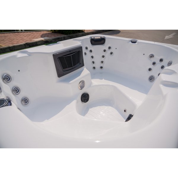 Aurora boblebad - 4 seter (200×155 cm) Aurora boblebad - 4 seter (200×155 cm)