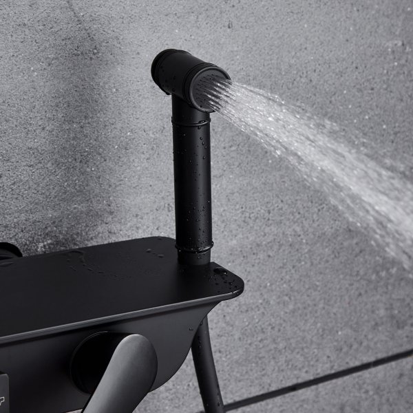 Dusjsett i taket med LED-display | Svart