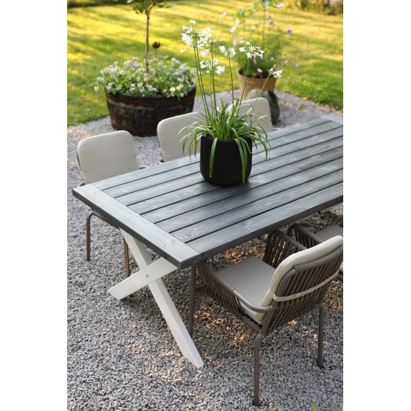 Oxford utendrs spisegruppe; grtt/hvitt bord 220 cm inkl. 6 stk. Lincoln stabelbare karmstoler gr/beige + Tekstilimpregnering for utembler