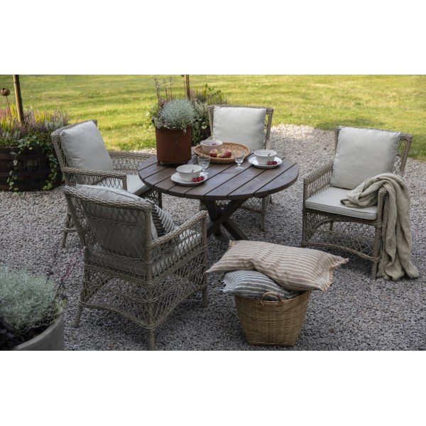 Scottsdale rundt utebord Ø112 cm - Brunbeiset furu Scottsdale rundt utebord Ø112 cm - Brunbeiset furu