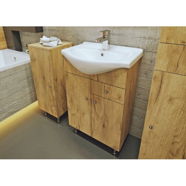 Kacper servantskap med servant