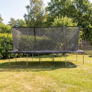 Rektangul�r trampoline med sikkerhetsnett - Svart utend�rs lek