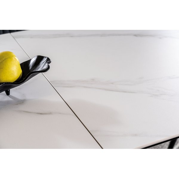 Westin spisebord 120-160 cm - Hvit/svart Westin spisebord 120-160 cm - Hvit/svart