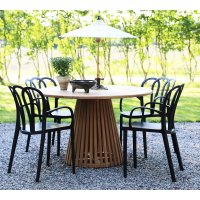 Spisegruppe Saltö teak: Teakbord, rundt, 120 cm, inkl. 4 stk. Thornet karmstoler Spisegruppe Saltö teak: Teakbord, rundt, 120 cm, inkl. 4 stk. Thornet karmstoler