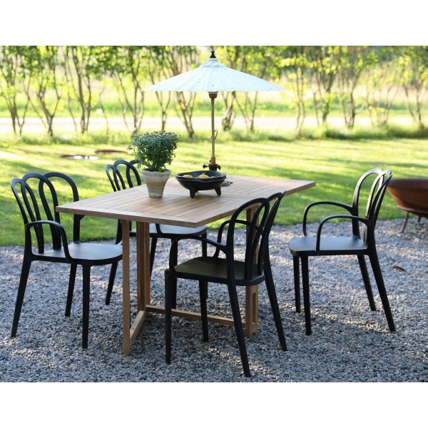 Spisegruppe Salt teak: Klaffbord i teak inkl. 4 stk. Thornet karmstoler